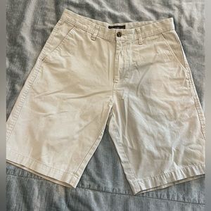 Eddie Bauer Men’s Flat Front light Khaki Shorts size 33
